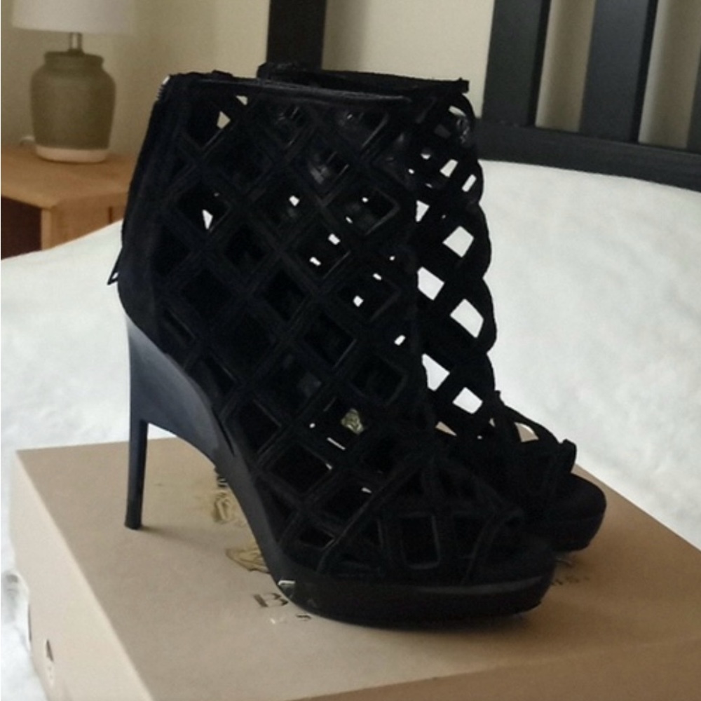 Burberry cage open toe heels size38